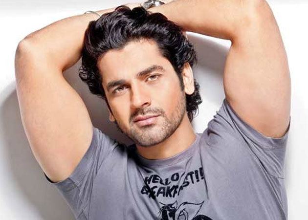 Arjan Bajwa Biography, Wiki, Birthday, Age, Height, Girlfriend, Family ...